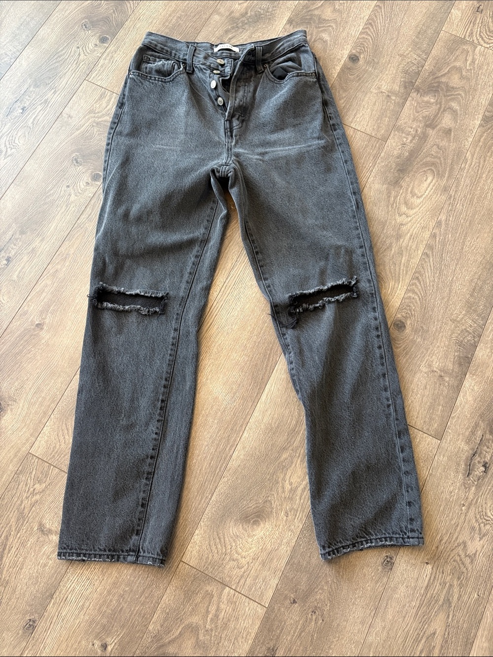 PacSun Women’s Black Washed Straight Jeans with Knee Rips